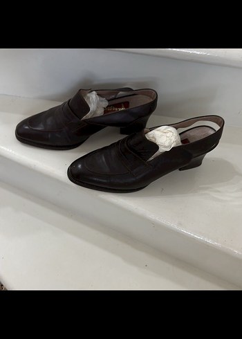 Kahverengi Deri Klasik Tokalı Kadın Topuklu Ayakkabı - Görsel 2