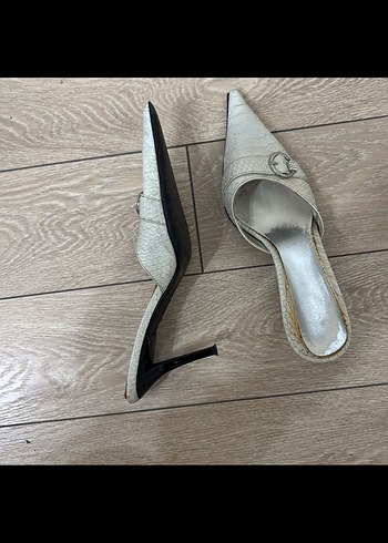 Beyaz Yılan Baskılı Topuklu Terlik - Görsel 4