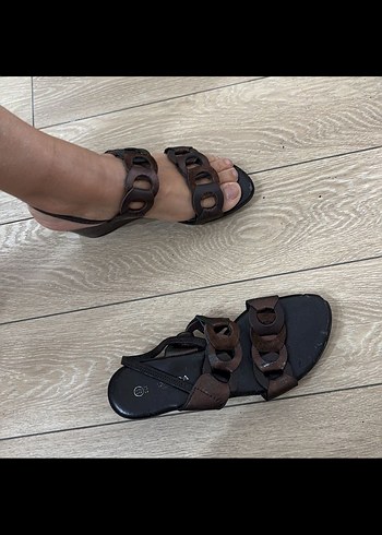 Kahverengi Dolgu Topuklu Kadın Sandalet - Görsel 4