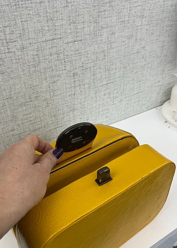 Sarı Deri Tokalı Kadın Çanta - Görsel 3