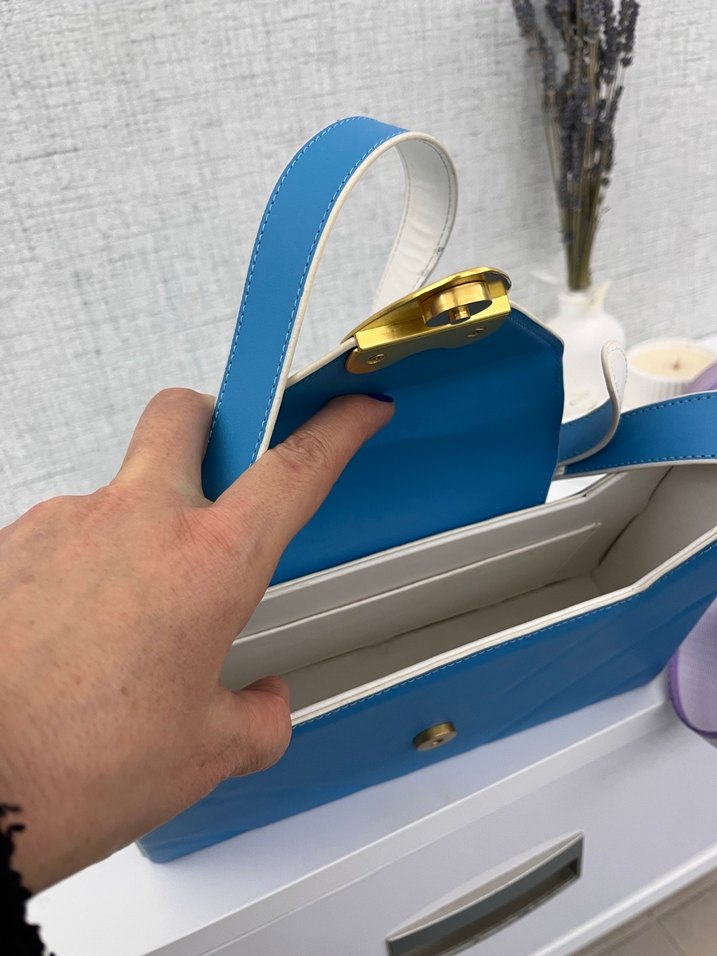 Mavi Deri Kadın Çanta Kalp Tokalı - Görsel 4