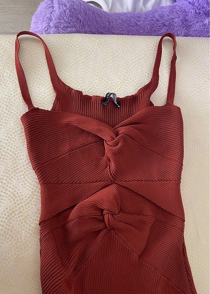 Yırtmaçlı elbise - Görsel 2