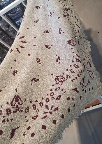 Baskılı gri bordo desenli şal - Görsel 3