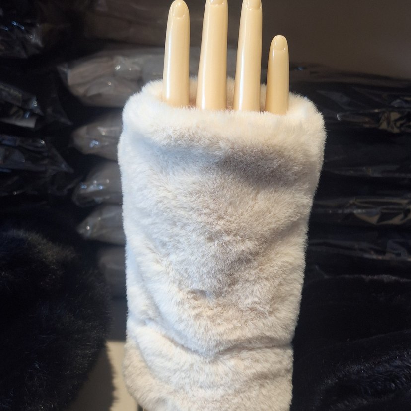 Beyaz Kürk Detaylı Kadın Eldiven - Görsel 5