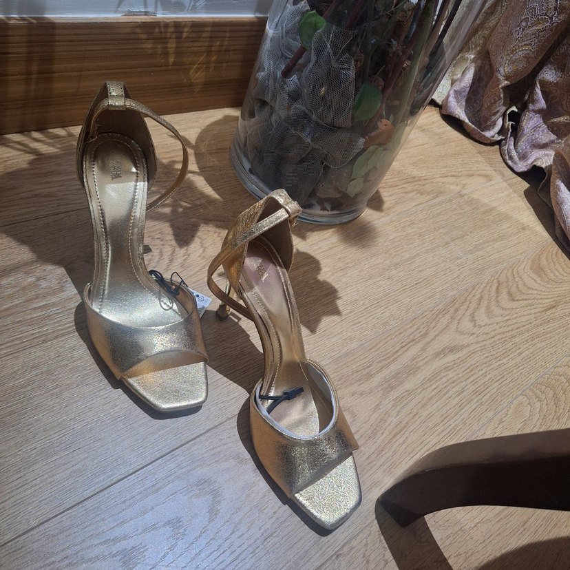 Altın Renkli Kemerli İnce Topuklu Kadın Abiye Ayakkabı - Görsel 4