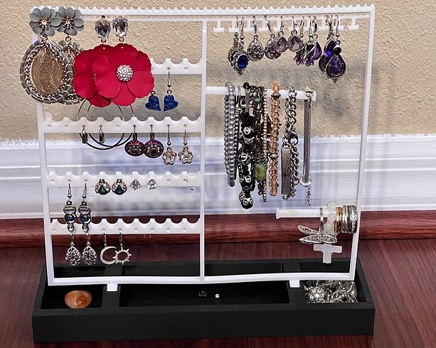  Beden Aksesuar Organizer Stand