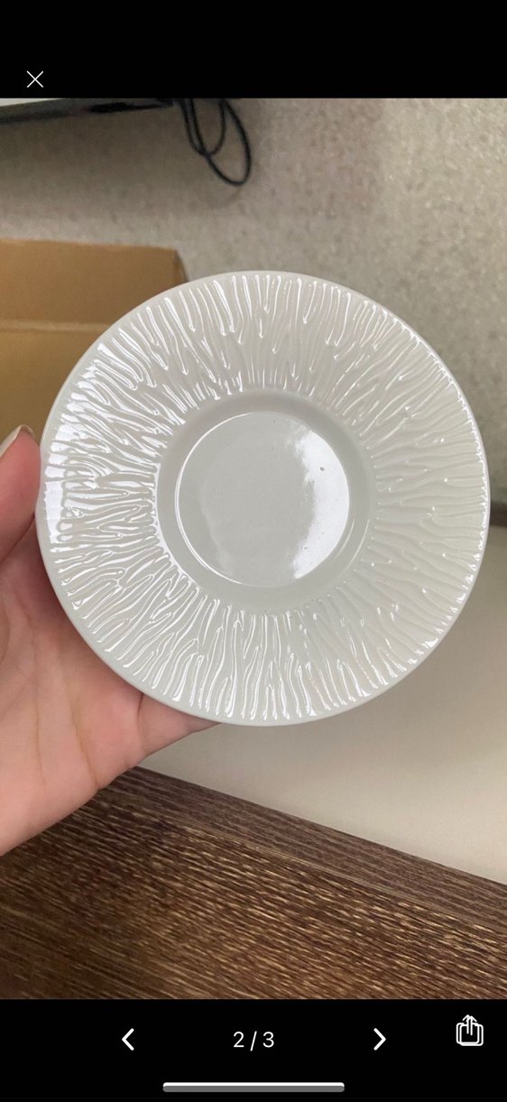 Beyaz Kabartmalı Seramik Fincan ve Tabak - Görsel 2