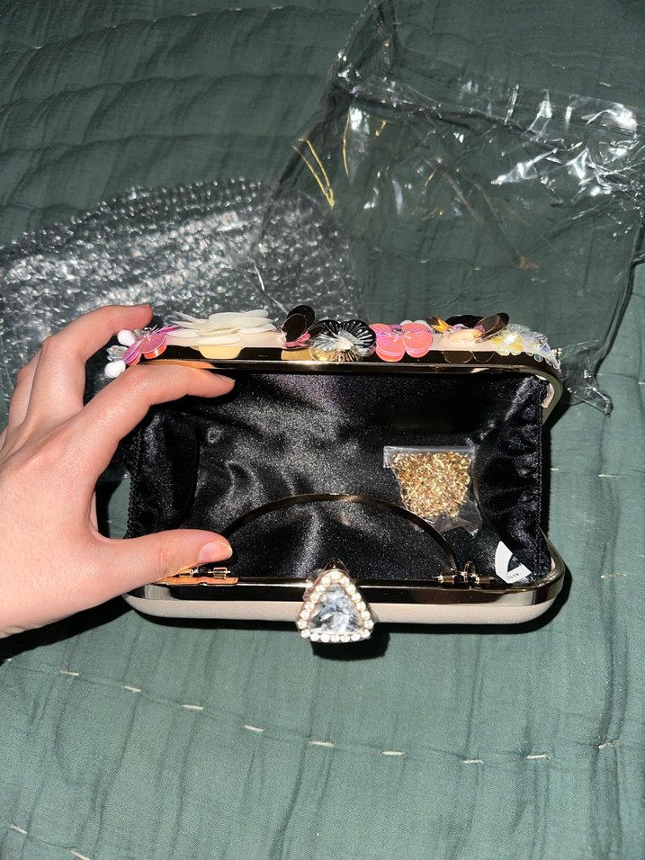 Çiçekli İşlemeli Kadın Portföy Çanta - Görsel 5