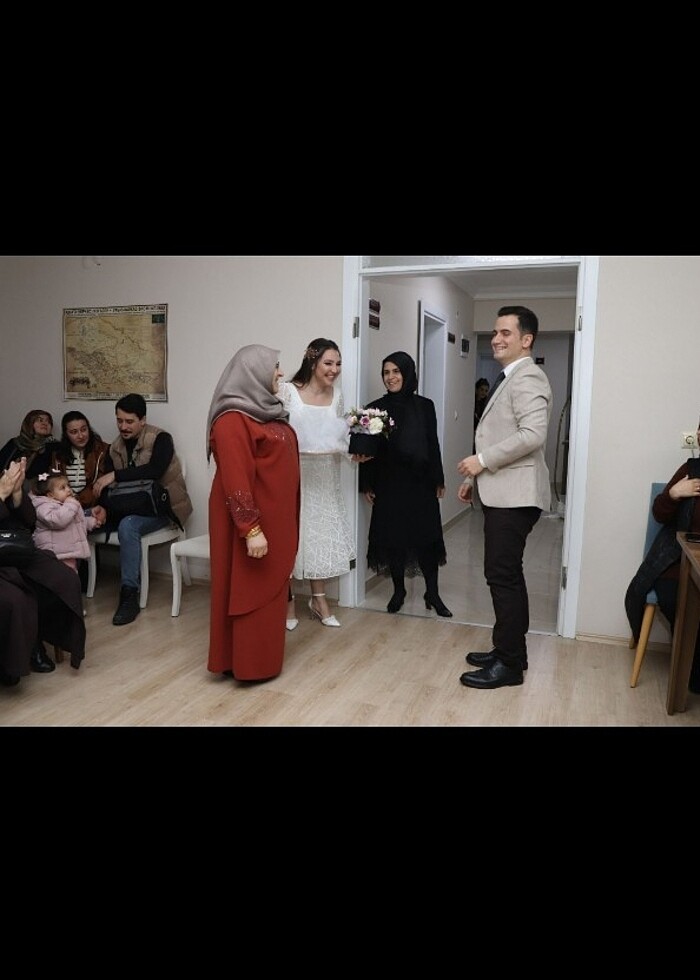 Beyaz Abiye  - Görsel 3