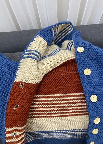 Erkek Çocuk Kapüşonlu Renkli Triko Hırka - Görsel 3