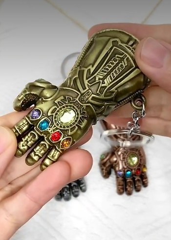 Diğer 3D Marvel Thanos güç eldiveni