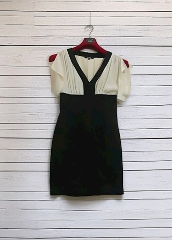 Kemerli V Yakalı Midi Elbise - Görsel 3