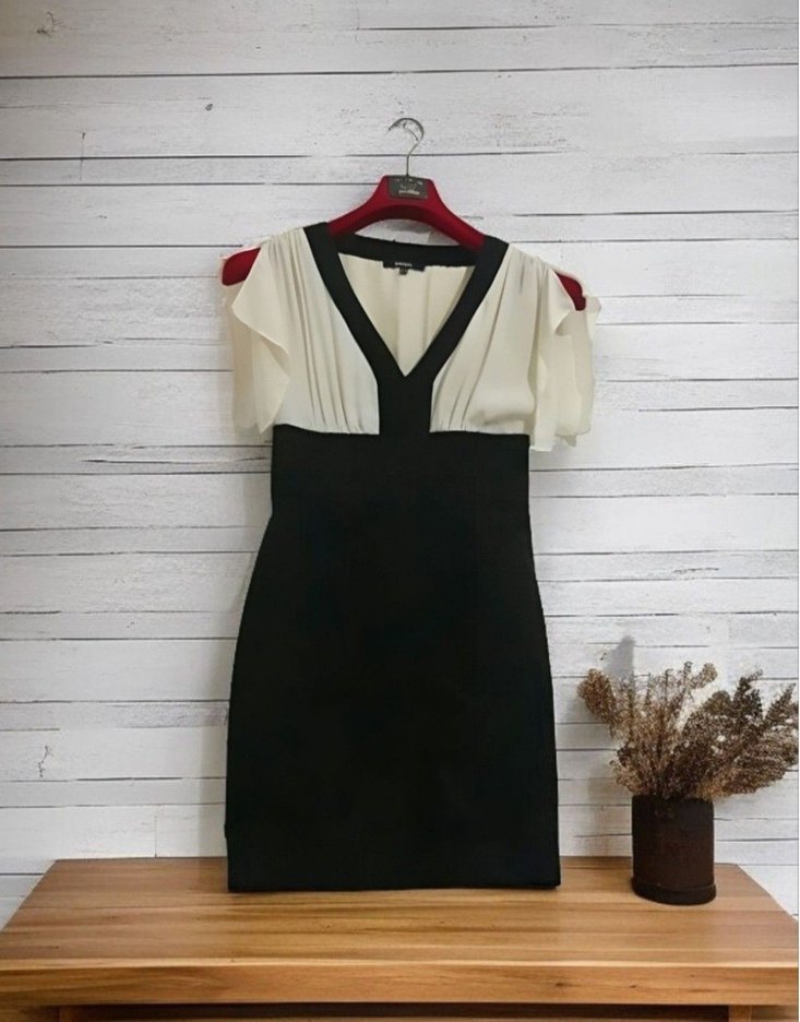 Kemerli V Yakalı Midi Elbise - Görsel 5