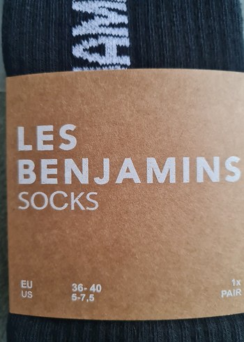 Les Benjamins Siyah Baskılı Çorap - Görsel 4