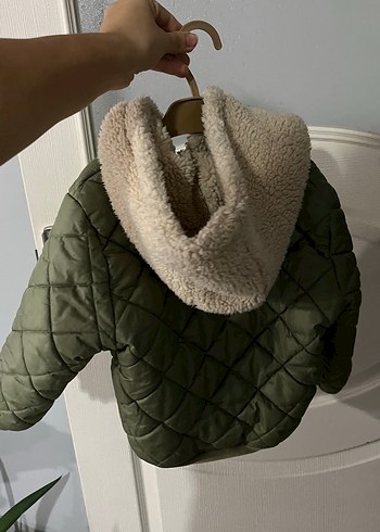 Kapüşonlu Kürklü Erkek Çocuk Mont - Görsel 2