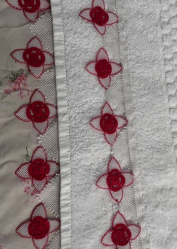 Nakışlı iğne oyalı Beyaz Havlu - Görsel 2