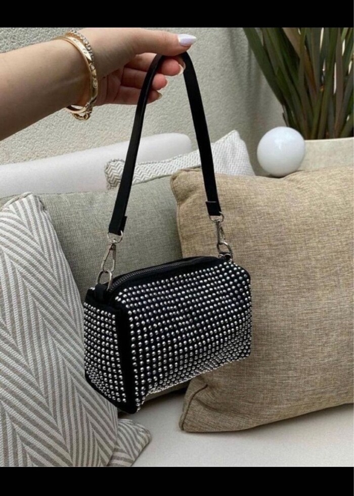 Siyah taşlı çanta - Görsel 2