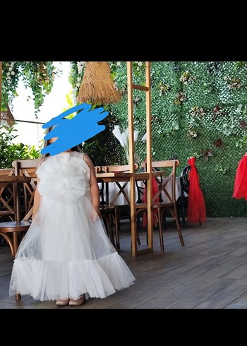 Kız Çocuk Beyaz Fırfırlı Straplez Elbise