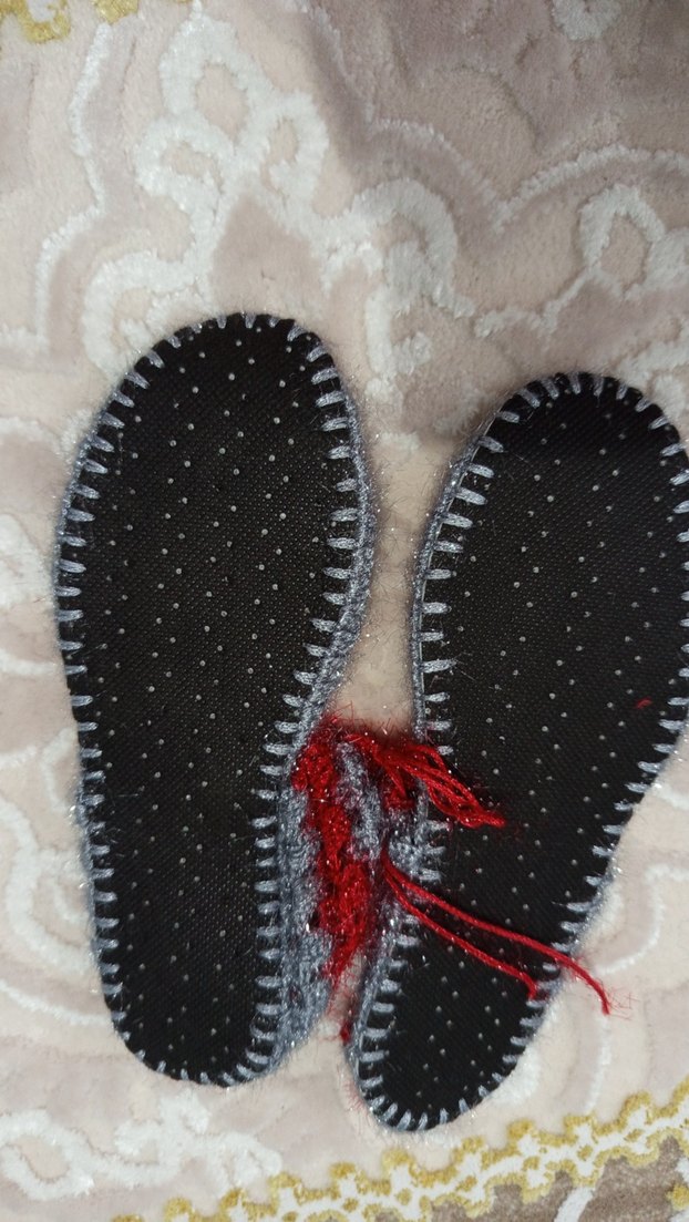 Kırmızı Gri Nakışlı Örgü patik - Görsel 2