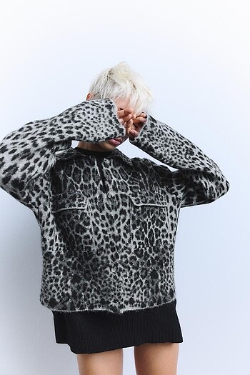 Zara ZARA LEOPAR DESENLİ JAKARLI TRİKO CEKET