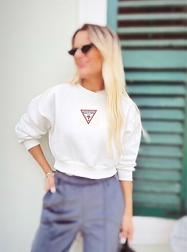GUESS BEYAZ SWEATSHİRT