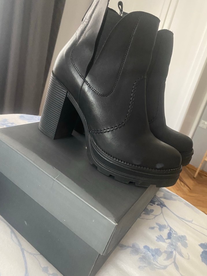 Siyah Deri Topuklu Kadın Bot - Görsel 4