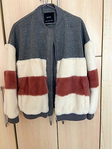 BERSHKA bomber tüylü mont