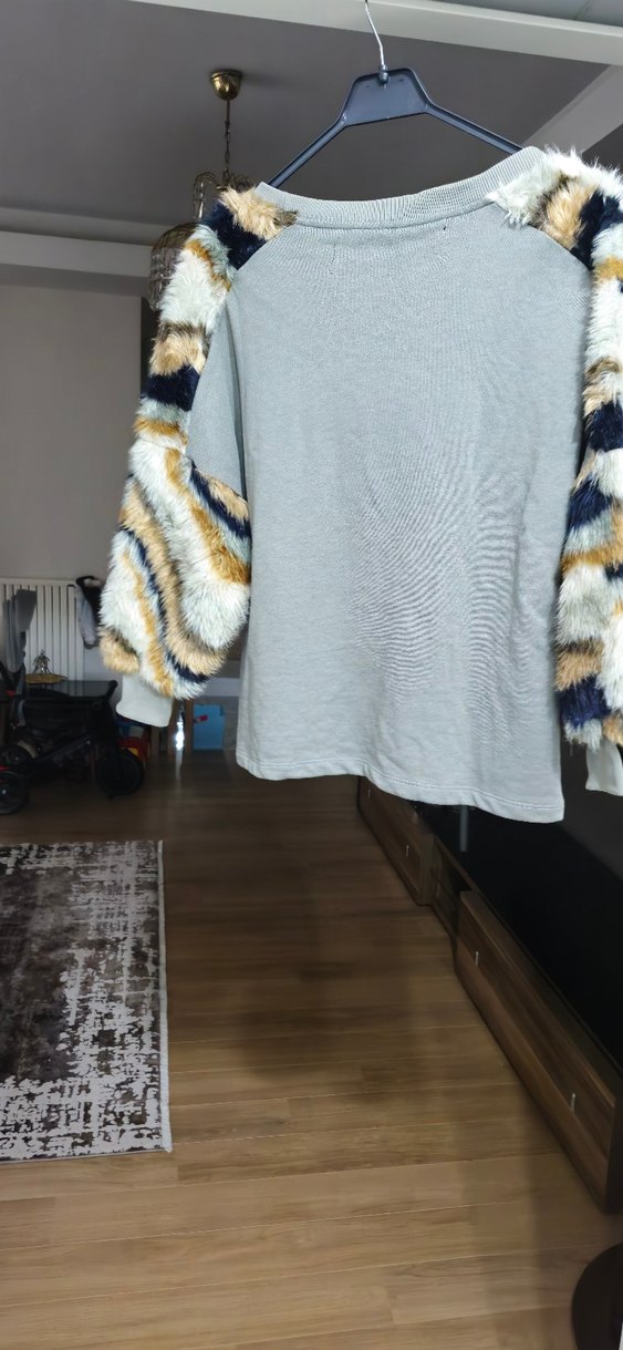 çok uçuk yeşil gri arasıKürklü Kadın Kısa Sweatshirt - Görsel 3