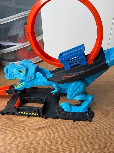  Beden Renk Hot wheels dinazor