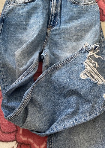 Nakışlı Mavi Düğmeli Kadın Kot Pantolon - Görsel 2