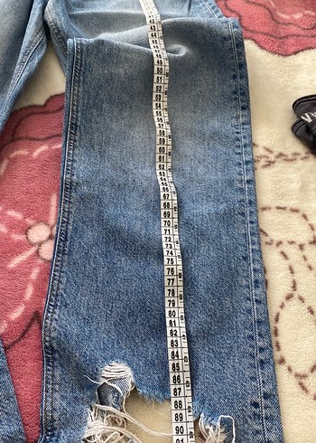 Nakışlı Mavi Düğmeli Kadın Kot Pantolon - Görsel 5