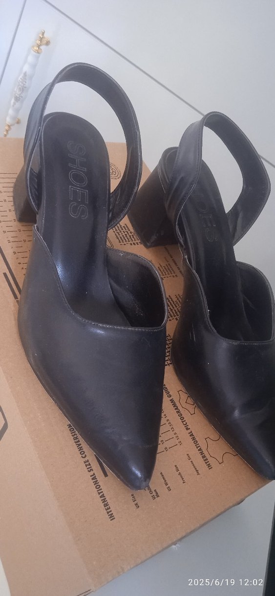 Siyah Parlak Tokalı Stiletto Kadın Ayakkabı - Görsel 2