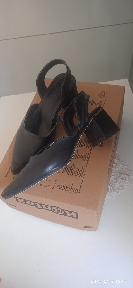 Siyah Parlak Tokalı Stiletto Kadın Ayakkabı - Görsel 4