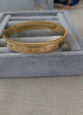  Beden altın Renk Çelik Lv model gold kelepçe 