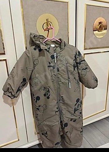 H&M astronot kar tulumu Mickey Mouse desenli Bebek Erkek Tulumu - Görsel 2