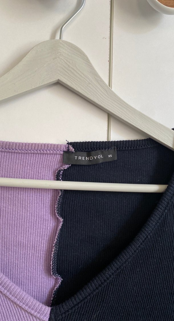 V Yakalı Uzun Kollu İki Renkli Kadın Kazak - Görsel 3