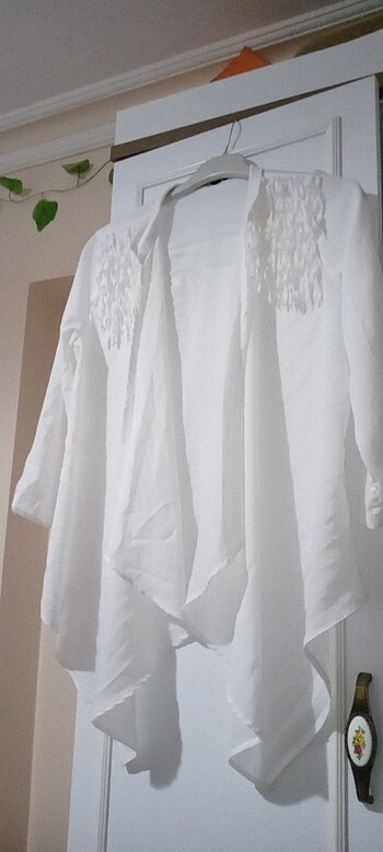 40 Beden Beyaz gömlek 