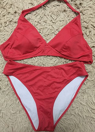 Kırmızı boyundan bağlamalı bikini
