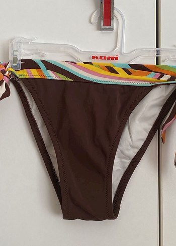 Kom Bağcıklı Kahverengi Bikini Altı