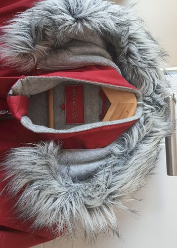 Kürk Detaylı Kırmızı Kadın Kışlık Mont - Görsel 2