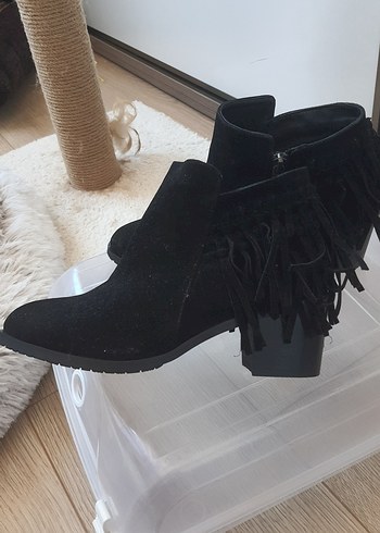 Siyah Süet Püsküllü Kadın Bot - Görsel 2