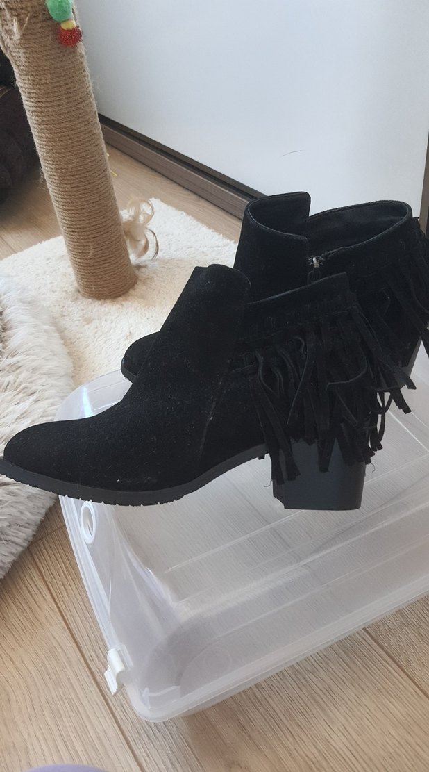 Siyah Süet Püsküllü Kadın Bot - Görsel 2
