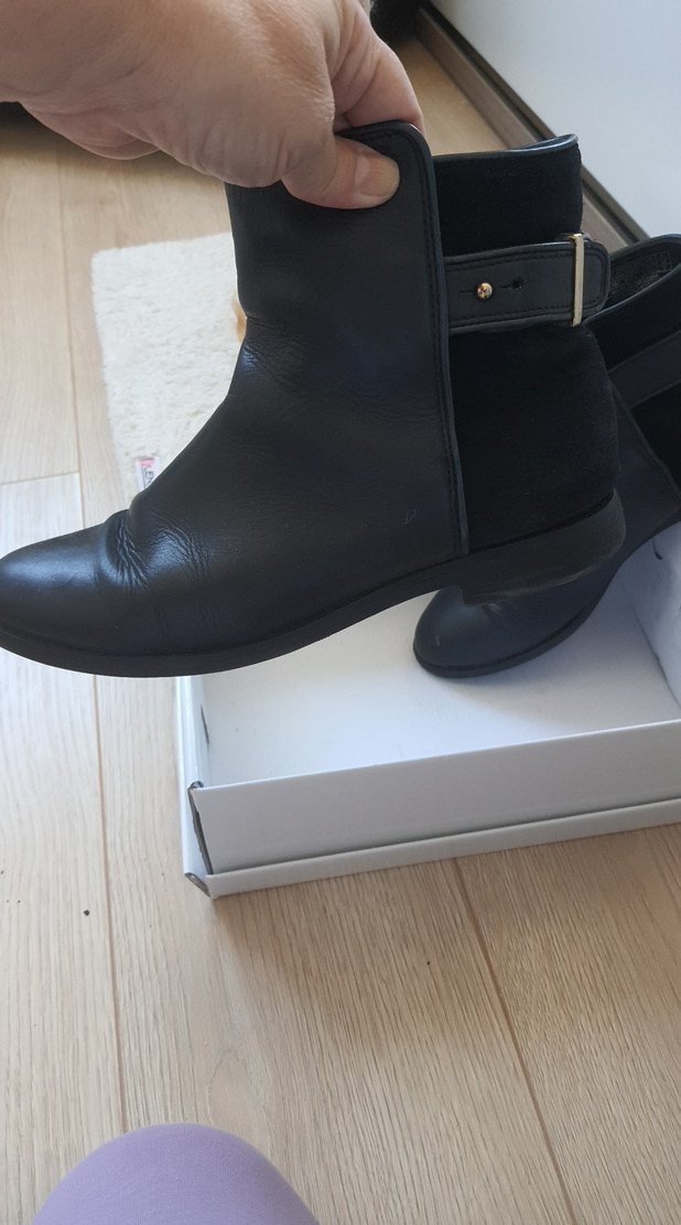 Siyah Deri Tokalı Kadın Bot - Görsel 2