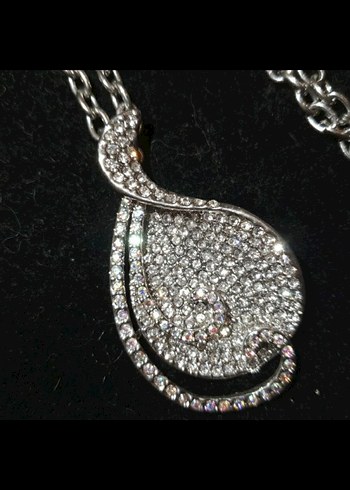 Beyaz Parlak Zincir Detaylı Uzun Kadın Kolye - Görsel 4