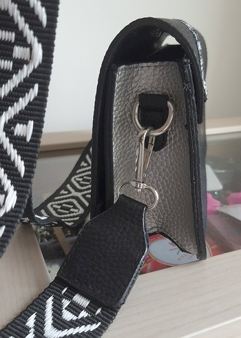 Kemerli Siyah Yılan Desenli Kadın Deri Çanta - Görsel 2