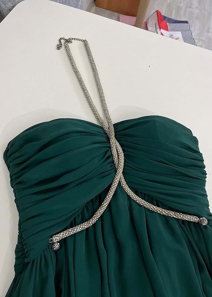 Yesil elbise - Görsel 2