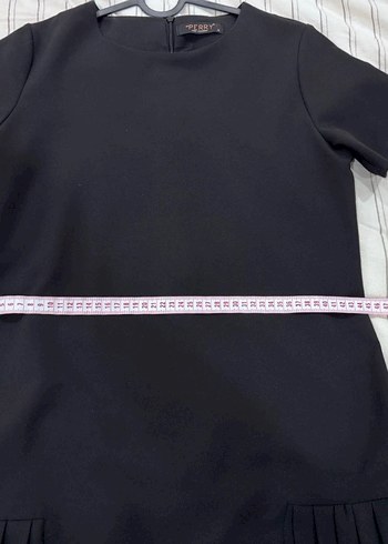 Kısa Kollu Siyah Pilili Elbise - Görsel 5