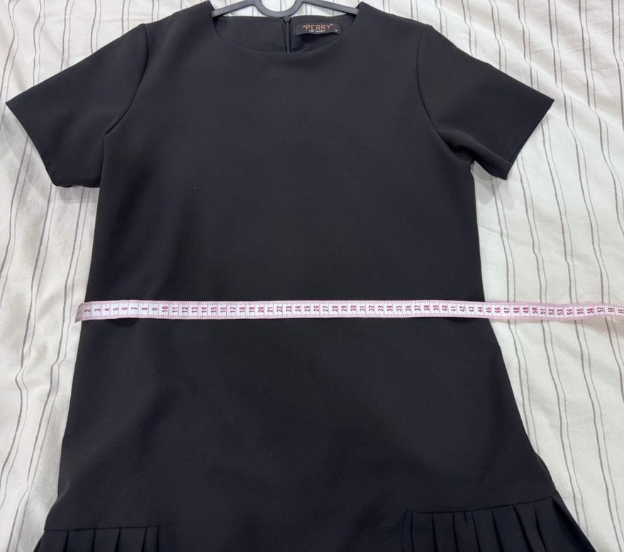 Kısa Kollu Siyah Pilili Elbise - Görsel 5