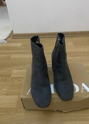 Antrasit Süet Topuklu Bot - Görsel 2