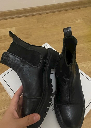 Kadın Siyah Deri Bot - Görsel 3